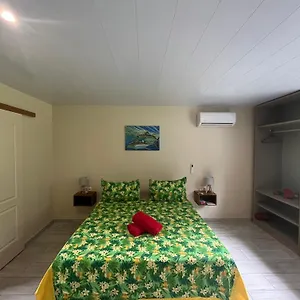https://tuna-house-maroe.frenchpolynesia-hotels.com